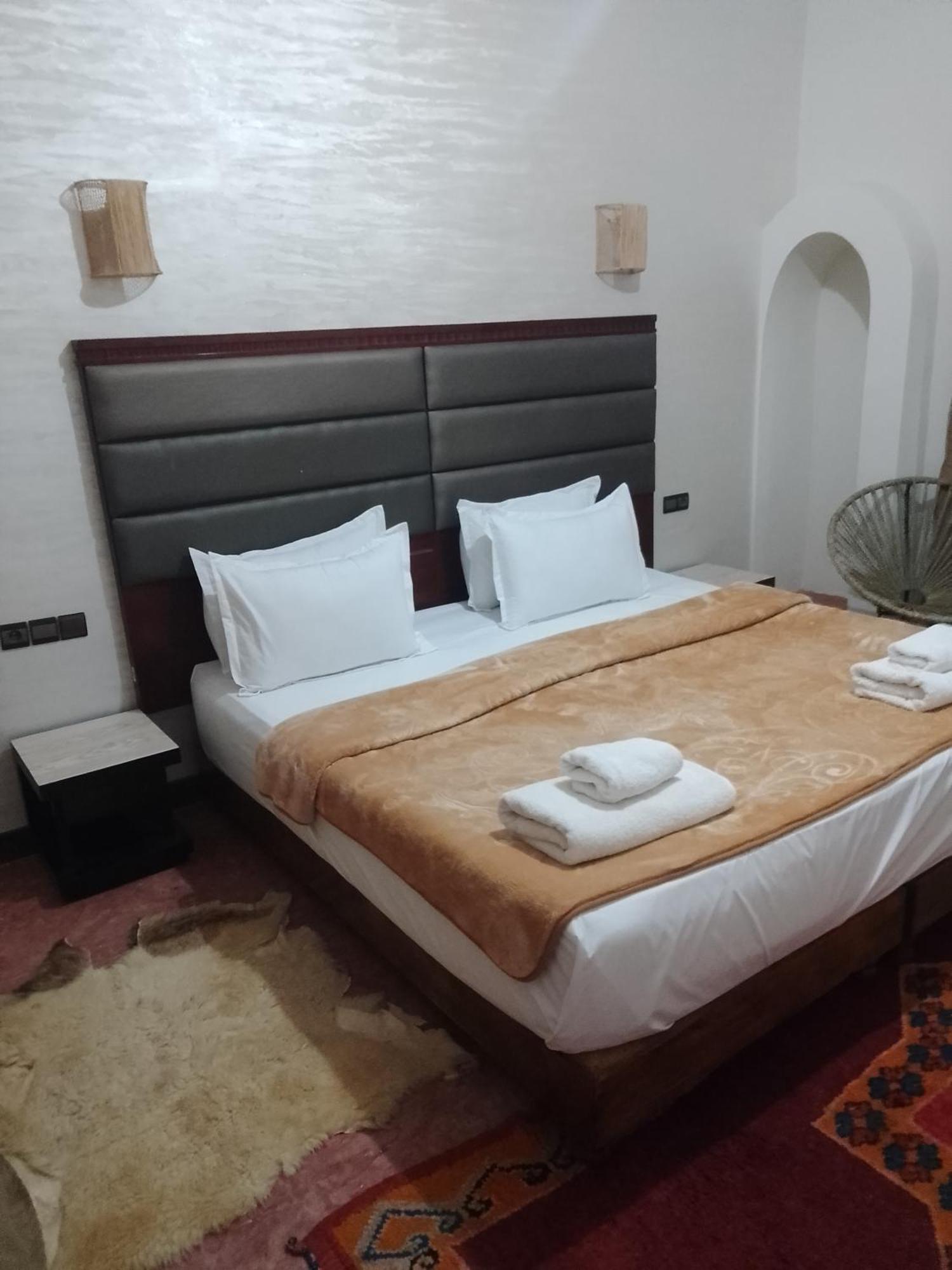 Хостел Kasbah Dar Bahnini Скура Экстерьер фото