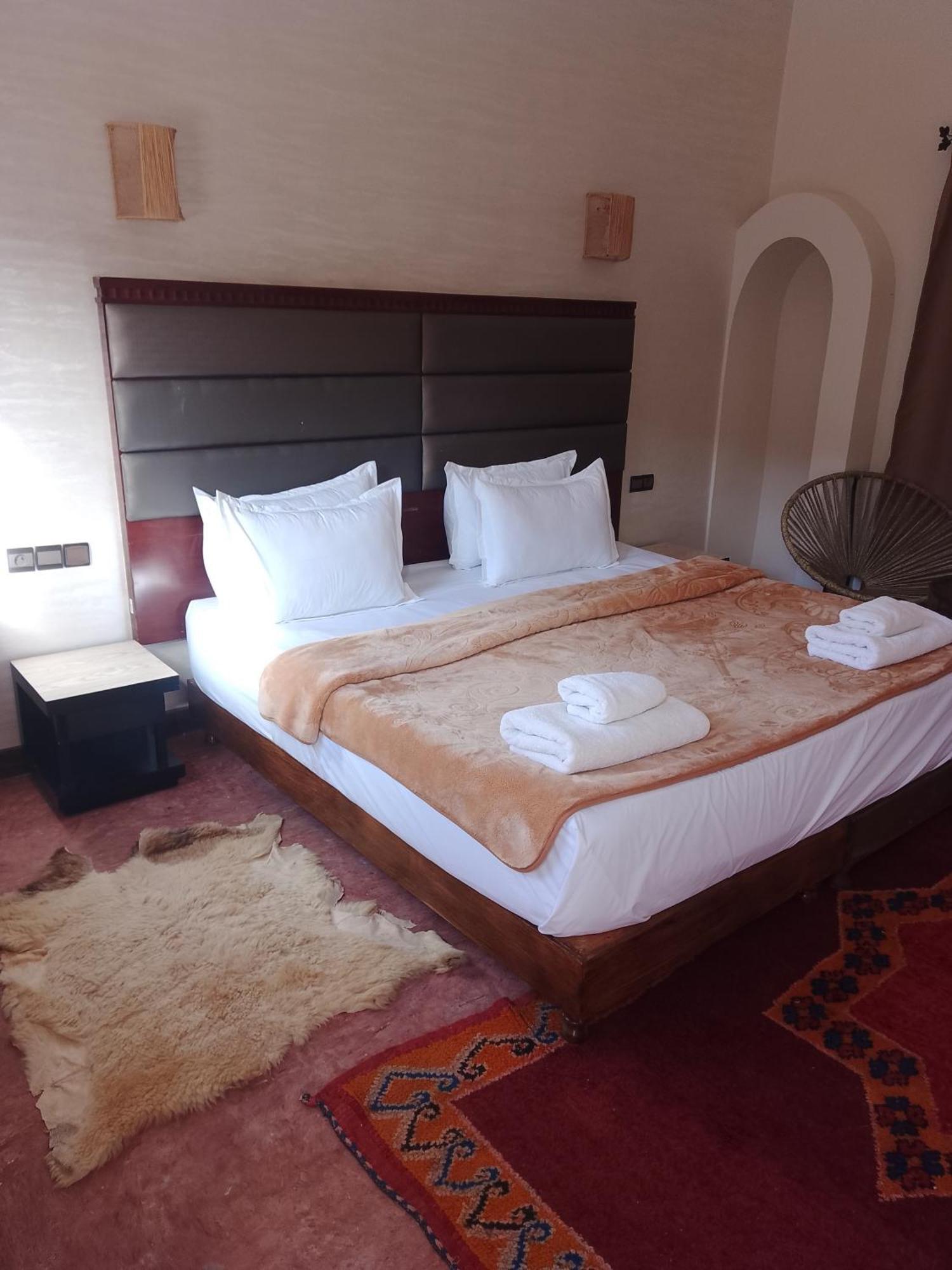 Хостел Kasbah Dar Bahnini Скура Экстерьер фото